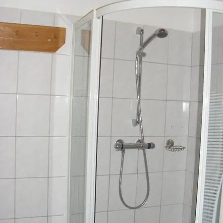 Nyugodt Hajlek Vendeghaz Penzion *